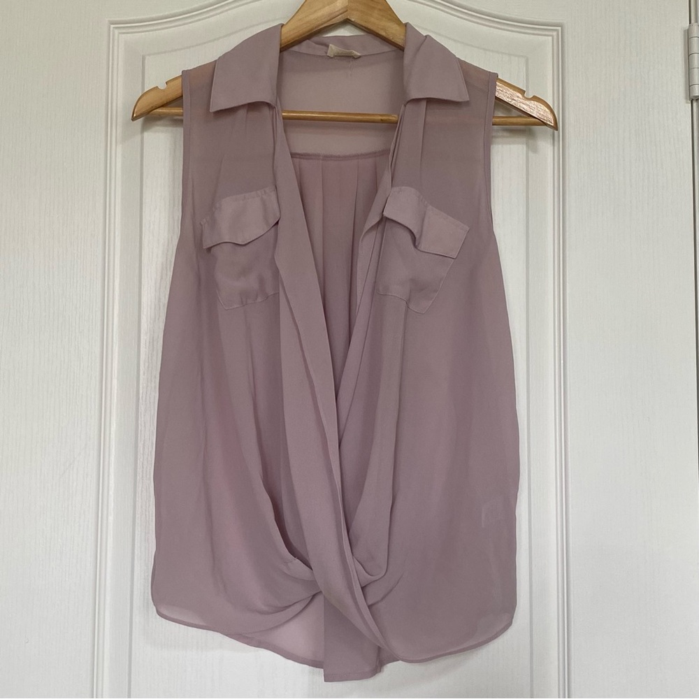 Tobi Sleeveless Deep V-Neck Blouse in Mauve Size S